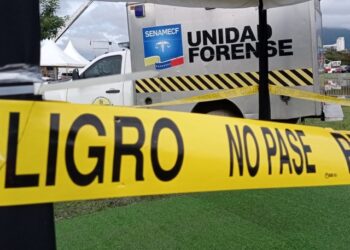 Hallaron el cuerpo sin vida de anciano en la autopista Caracas – La Guaira (FOTO)