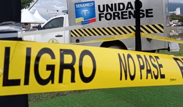 Hallaron el cuerpo sin vida de anciano en la autopista Caracas – La Guaira (FOTO)