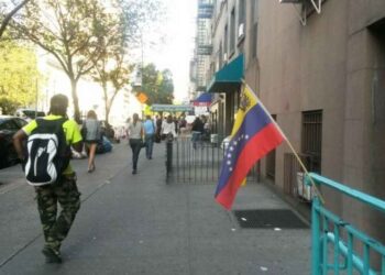 VIDEO: venezolanos fueron pillados robando en un centro comercial de Nueva York