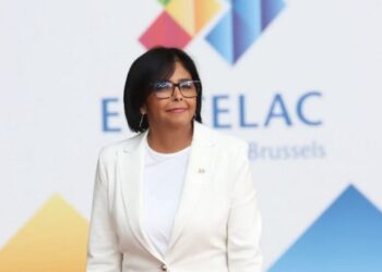 Delcy Rodríguez amenazó con interrumpir vuelos de repatriación de venezolanos si EEUU restituye sanciones