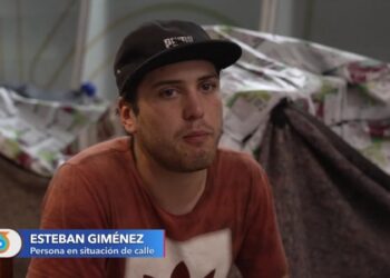 Miles de personas usan el aeropuerto de Buenos Aires como refugio