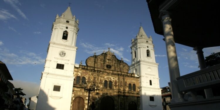 Panamá busca a su único cardenal católico, desaparecido hace dos días