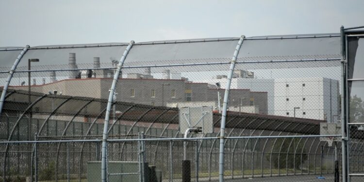 Miles de presos federales podrán acogerse a reducciones de condena en EEUU