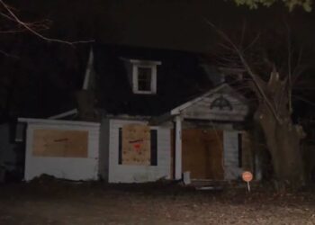 Policía hace desgarradora revelación tras incendio donde murió madre y sus cuatro hijos en Misuri