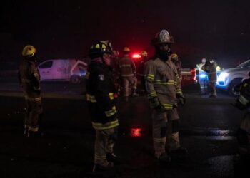 Gran incendio forestal obliga a evacuar comunas chilenas en Valparaíso y Viña del Mar