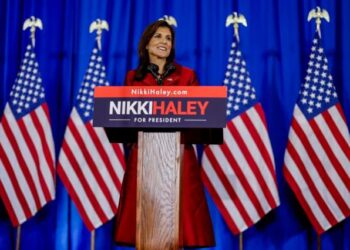 Nikki Haley no arroja la toalla y sigue recaudando fondos en su carrera contra Donald Trump