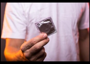 Este es el terrible error que podrías estar cometiendo con los preservativos y ni lo imaginabas