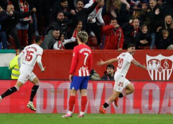 Sevilla recuperó fuerza ante un Atlético de Madrid sin puntería