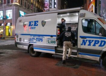 La “ola de delitos migratorios” en Nueva York no está respaldada por datos, a pesar de los casos de alto perfil