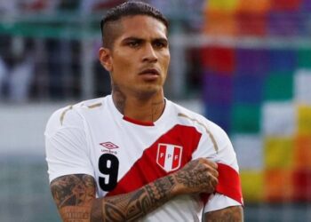 Paolo Guerrero jugará por primera vez en el fútbol peruano