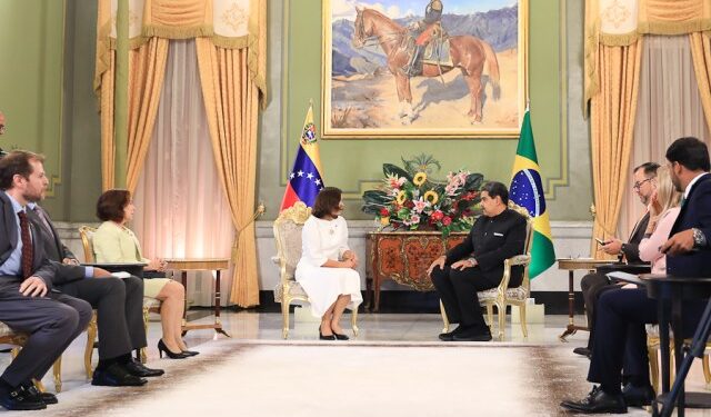 Maduro recibió cartas credenciales de la nueva embajadora de Brasil en Venezuela