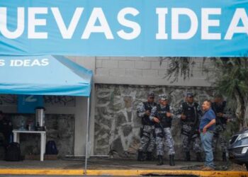 Arrancó recuento de papeletas en El Salvador tras cierre de colegios electorales