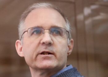 Blinken habló por teléfono con exmarine estadounidense encarcelado en Rusia