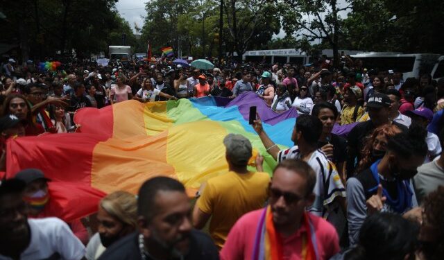 Ultraje al pudor, un delito usado contra personas Lgtbi en Venezuela
