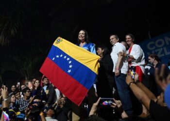 Bloomberg: EEUU busca apoyo de Gustavo Petro como mediador entre Nicolás Maduro y María Corina Machado