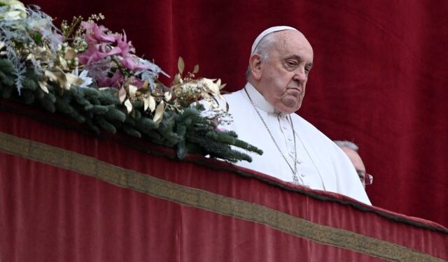 El papa Francisco lamenta que la humanidad “camine en la oscuridad de las desigualdades y conflictos”