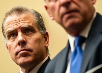 Exagente del FBI acusado de mentir sobre la familia Biden afirmó que Rusia le pasó información