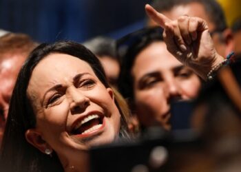 ¿Debe la oposición pensar ya en sustituir a María Corina Machado como candidata o aún es prematuro?