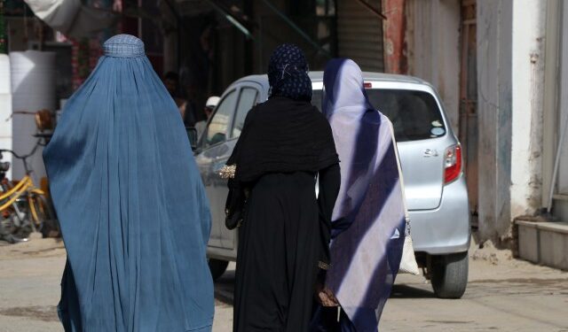 La ONU denuncia detenciones masivas de mujeres afganas por incumplir normas de vestimenta