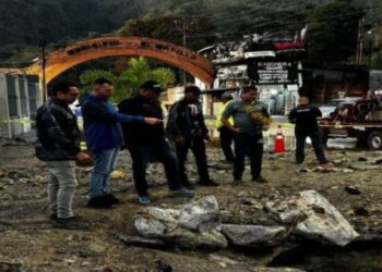 Hidrocapital repara avería en tubo matriz de La Guairita este #25Feb