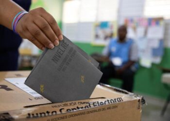 Cierran los colegios para las elecciones municipales de República Dominicana