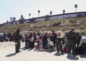 El destino al que más envían a los migrantes que llegan a la frontera de EEUU