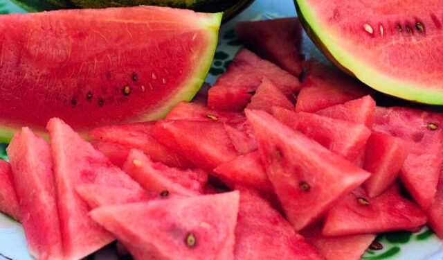 El poder de la patilla: descubra los beneficios para la salud al comer esta fruta