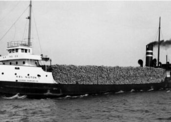 Hallaron en el fondo de un lago en EEUU un naufragio de hace 80 años que se hundió con el capitán a bordo