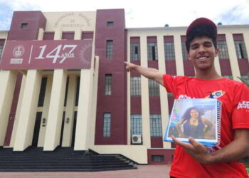 “Se lo dedico a mamá”: Moisés Donis, primer venezolano que ingresa a la UNI y hace historia en Perú