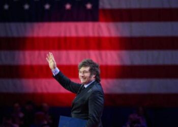 Cómo Milei y Bukele se convirtieron en referentes para Trump y la derecha más conservadora de EEUU