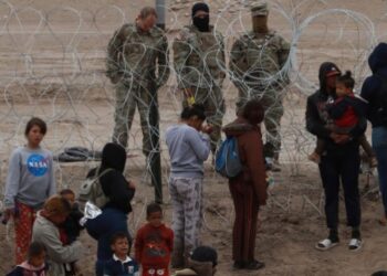 Se acaban las ayudas: Colorado comienza a cerrarle la puerta a los migrantes