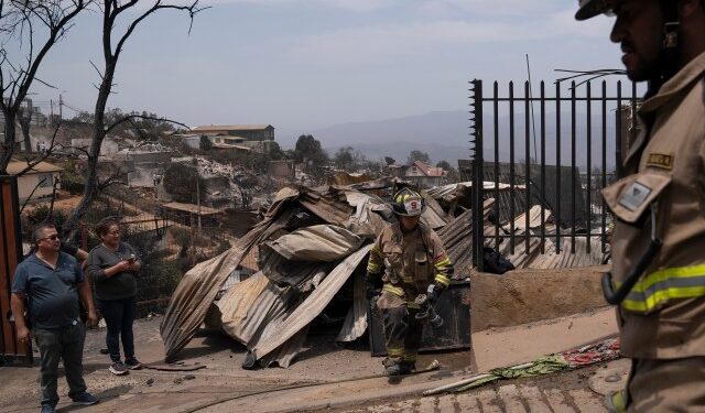 Aumentan a 122 los fallecidos en los devastadores incendios en Chile