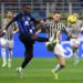 Inter pintó de “nerazzurro” el derbi de Italia luego que un error doblegara a la Juve
