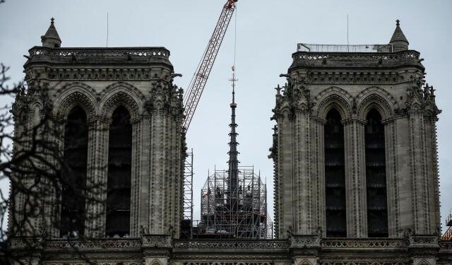 La nueva aguja de Notre Dame ya es visible para los parisinos (Fotos)