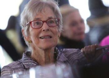 Donó mil millones de dólares para pagar toda la carrera de los estudiantes de universidad en Nueva York