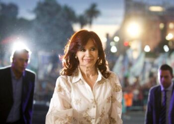 Fiscal pide aumentar a 12 años la pena a Cristina Fernández en juicio por corrupción