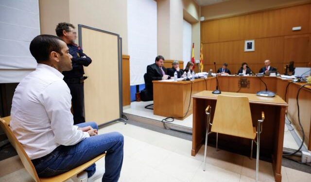 Un preso cuenta el dinero que tiene Dani Alves en la cárcel