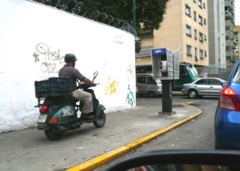 El Intt impone estas multas a motorizados “malaconducta”