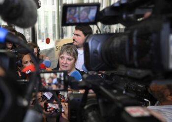 Víctima de Dani Alves estudia recurrir la sentencia del futbolista