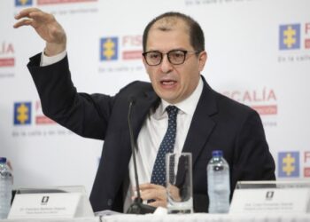 Fiscal general de Colombia abogó por el respeto entre poderes al despedirse del cargo