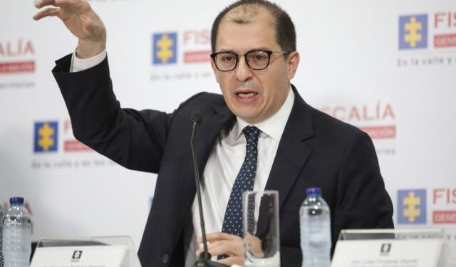 Fiscal general de Colombia abogó por el respeto entre poderes al despedirse del cargo