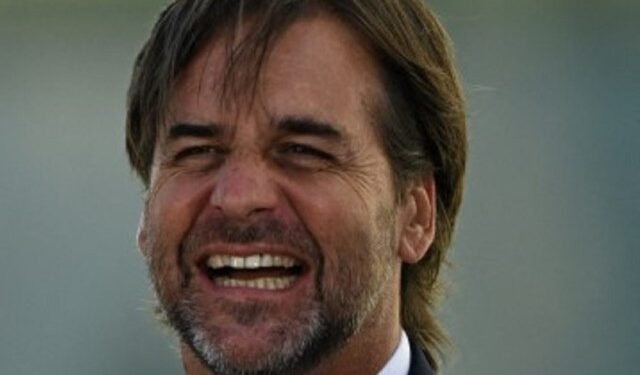 ¡Qué lindo es no deberle nada a nadie!”: Graban al presidente de Uruguay relajado en la calle sin escoltas (Video)