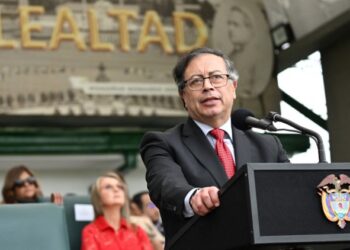 Petro elevó el tono de sus acusaciones y señaló a la Fiscalía de Colombia de planear su derrocamiento