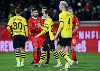 La Bundesliga renuncia a polémico acuerdo con inversores privados tras protestas en estadios