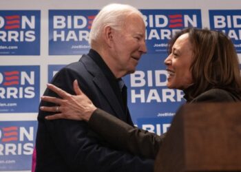 Harris se enojó con el fiscal que hizo “comentarios inapropiados” sobre la mala memoria de Biden