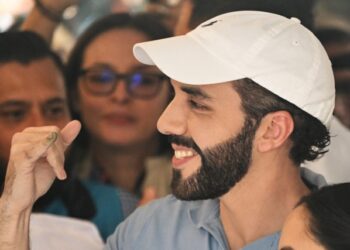 Bukele ejerció su derecho al voto para buscar su reelección inmediata en El Salvador