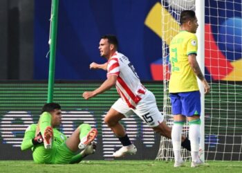 Fabrizio Peralta le regaló el triunfo a Paraguay sobre Brasil en el cuadrangular final