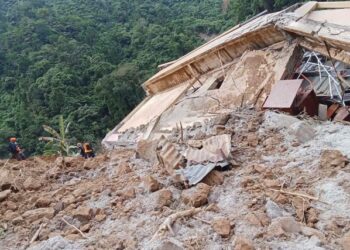 Rescatan a un bebé y a una niña de tres años tras casi 60 horas atrapada por un alud en Filipinas