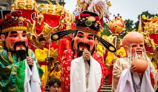 China da la bienvenida al Año del Dragón, símbolo de vitalidad en el zodiaco oriental