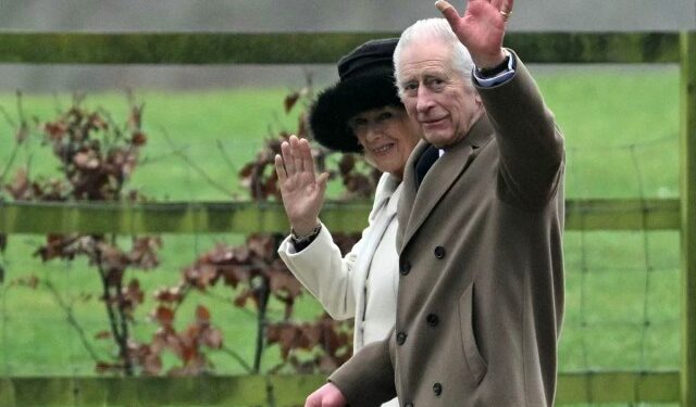 El rey Carlos III fue visto en público por primera vez desde su diagnóstico de cáncer (Fotos)